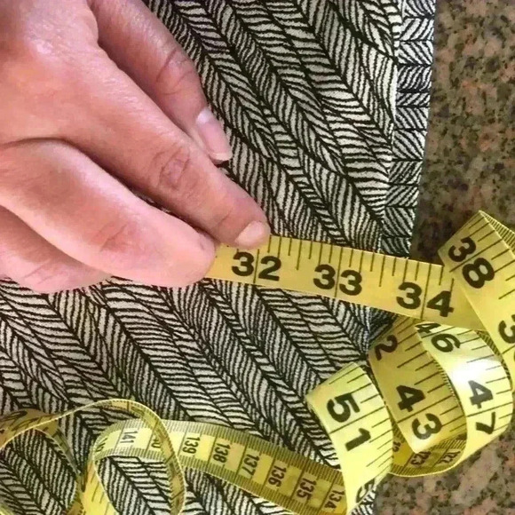 ZARA Basic Collection Black and White Geometric V front short sleeve dress Large - Picture 6 of 11